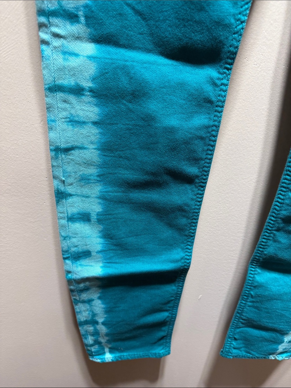 Silver Jeans Women's Teal Tie-Dye Skinny Jeans - Picture 3 of 8